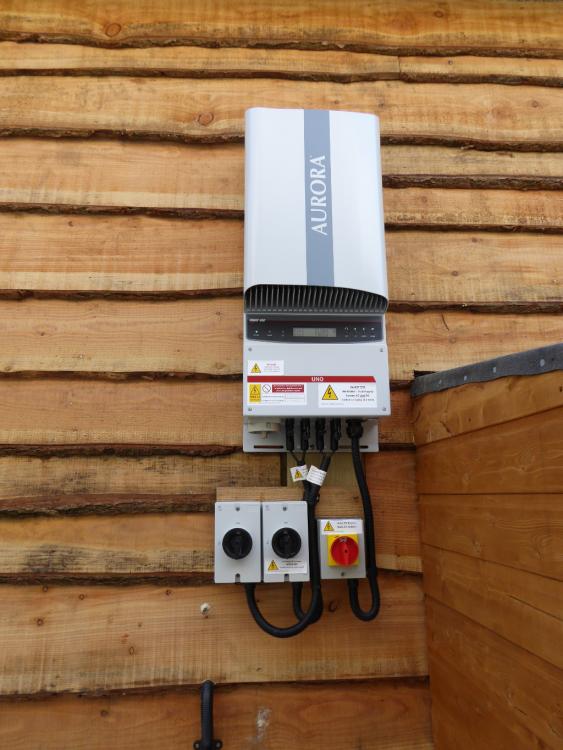 Inverter.thumb.JPG.581f551f0d768b8e1322848761f77b7f.JPG