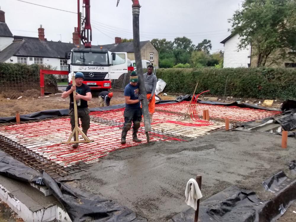 Pouring-slab.thumb.jpg.7dac4732291a32efa68c602f88179c6f.jpg