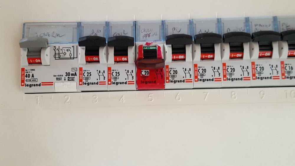 consumer unit.jpg