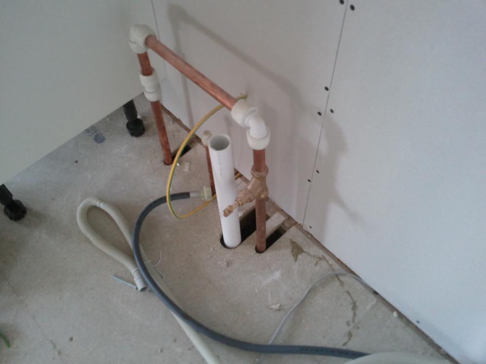 leaky_kitchen.thumb.jpg.3937a9e60db6c703b22145f3e33498e4.jpg