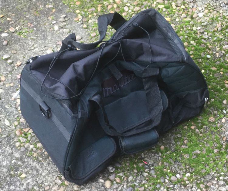 makita-stealth-holdall.jpg.55b03363cd358ab259cb21d1538e8b20.jpg