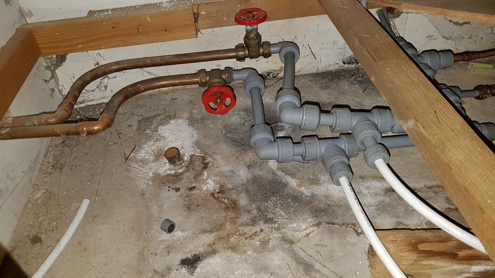 plumbing.thumb.jpg.e95edfba5b3e00377d1d6bdb14e6d8f4.jpg