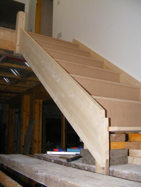 stairs_1.thumb.jpg.3e79456160df7c508ed0b204e85f9968.jpg