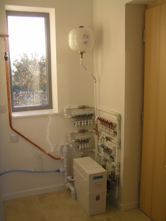 Q1010005.thumb.JPG.77f2ef03eba0760a56826147310cc9a4.JPG