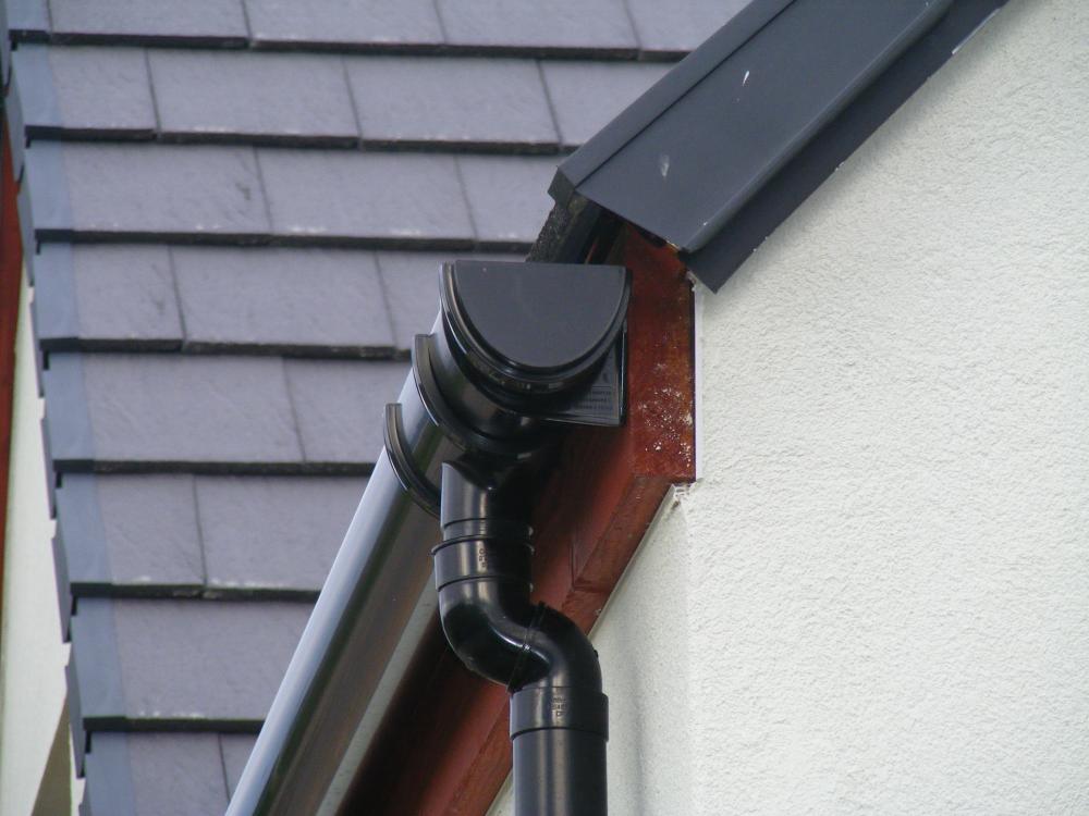fascia.thumb.jpg.82262e96a6930ff5ae038a46cfc4c388.jpg
