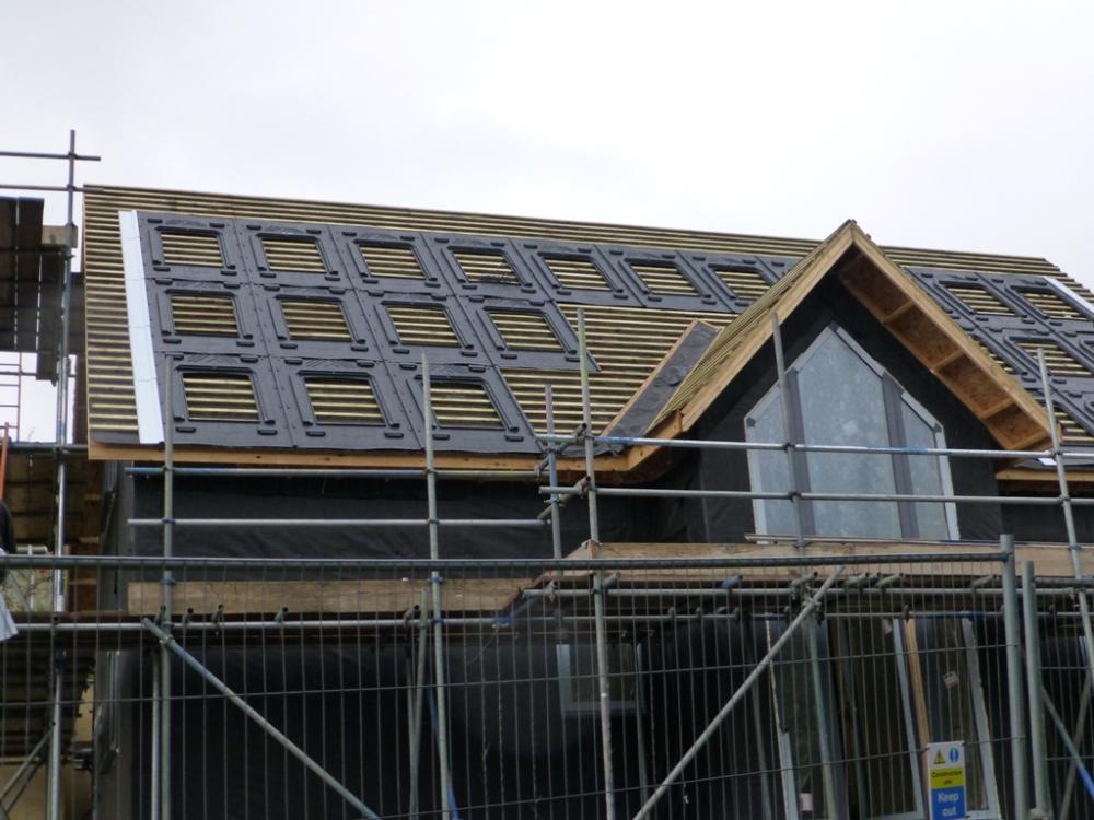 5ac50c235e9db_Roofandpartiallycompletesolarinstallation.thumb.JPG.7a8ee9e260fd4713f418264402ca185a.JPG