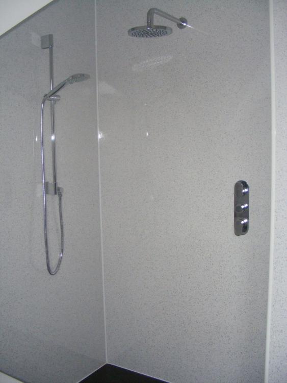 bathroom_8.thumb.jpg.8a6ef34c094c9e367a1eaaf062381560.jpg
