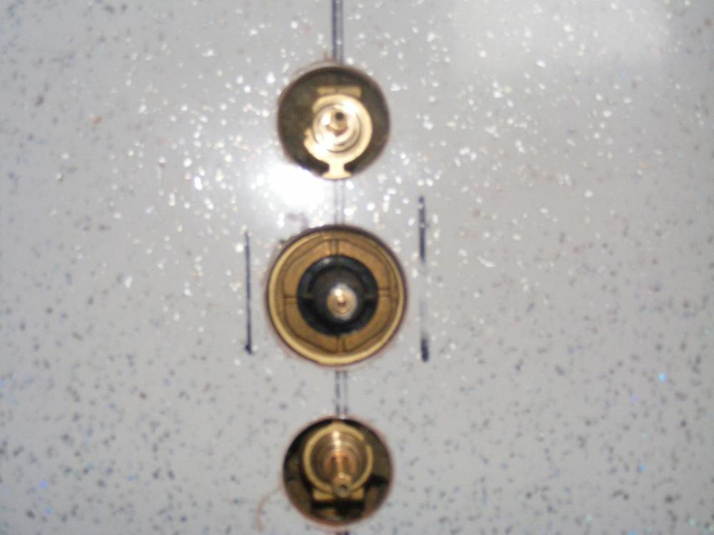 shower_valve.thumb.jpg.a4ec28da2294a85a4d2ed7d5aa862908.jpg