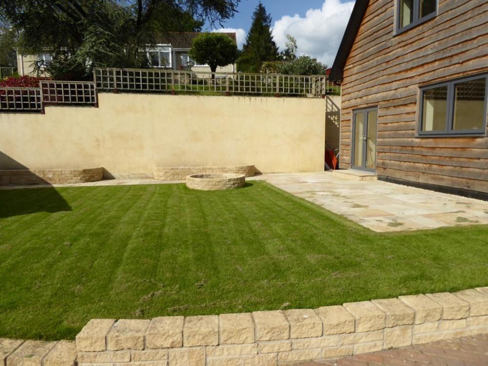 370248720_Gardenwall.thumb.JPG.568291c0efe4c323b159dd02af8abbc4.JPG