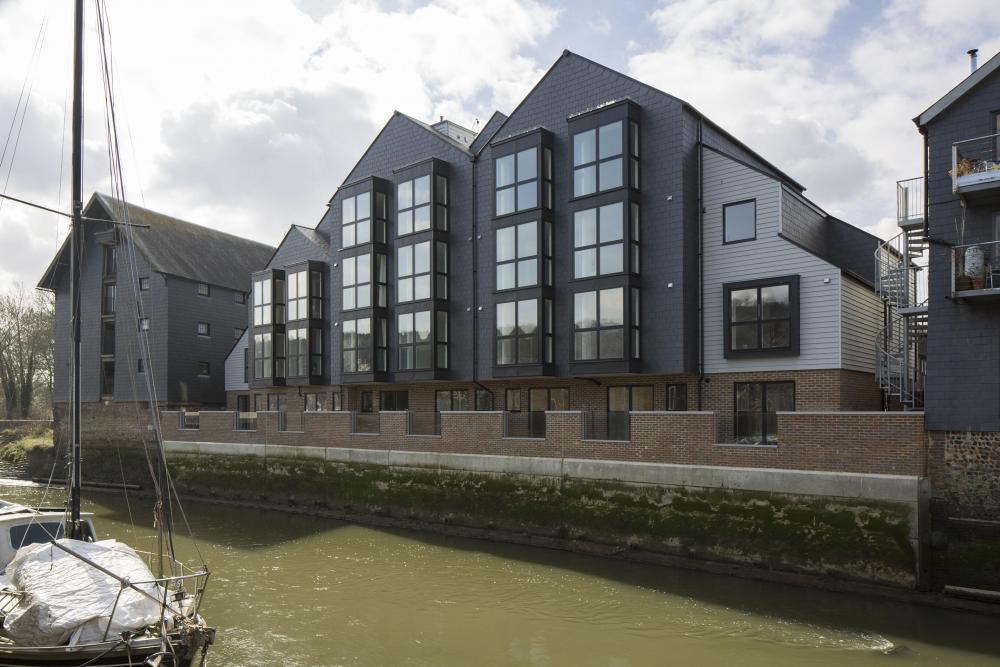56._Falcon_Wharf.thumb.jpg.3aa83901eedb90d61f348b3bb87003b7.jpg
