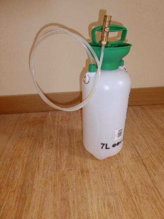 1127977067_Pressuresprayerfiller1.thumb.JPG.a05e4ba5898fde64d3065192e1e1d8cb.JPG