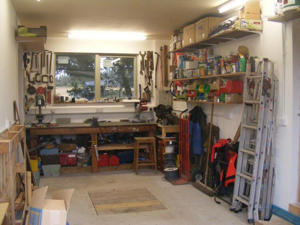 garage_inside.thumb.jpg.ff53e5722f8e3d2318ffa56a401216b0.jpg
