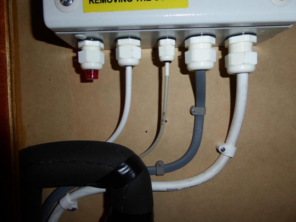 1034661655_Sunampindicatorlight.thumb.JPG.e2b038ce4ec0777d4105a9d50c51c13e.JPG