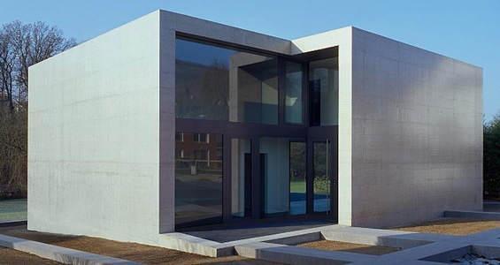 concrete-house-565-300.jpg.189462b53b9e3602f116af66db75341a.jpg
