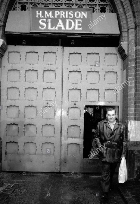 door-within-door.jpg.f46c9319cdea8fc0821b1c6115fa09a0.jpg