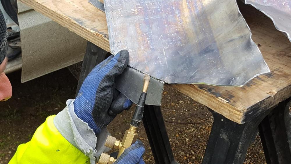 698895792_weldinglead.thumb.jpg.bc24b585d19239ae41d431699508a4d2.jpg