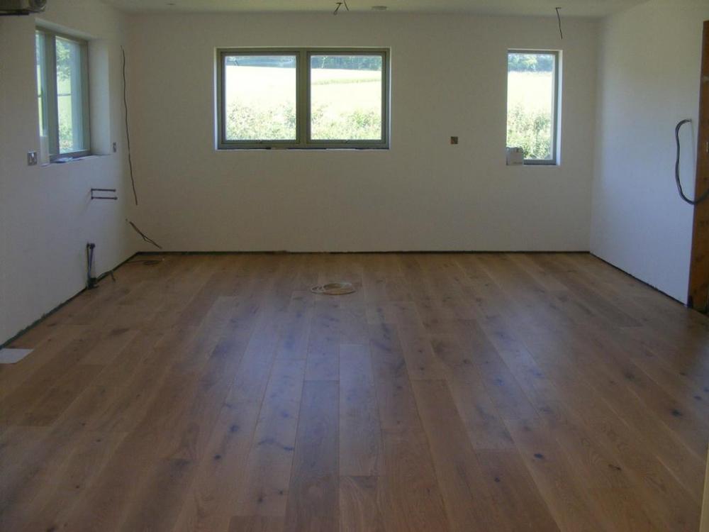 oak_floor_2.thumb.jpg.4eb67ff825908bf3bae86b402f1ba3b1.jpg