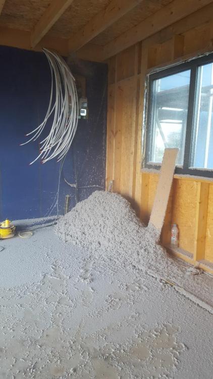 1016007347_greysnowdrift.thumb.jpg.866cfa79599f0f565a3e7969f53e5ea5.jpg