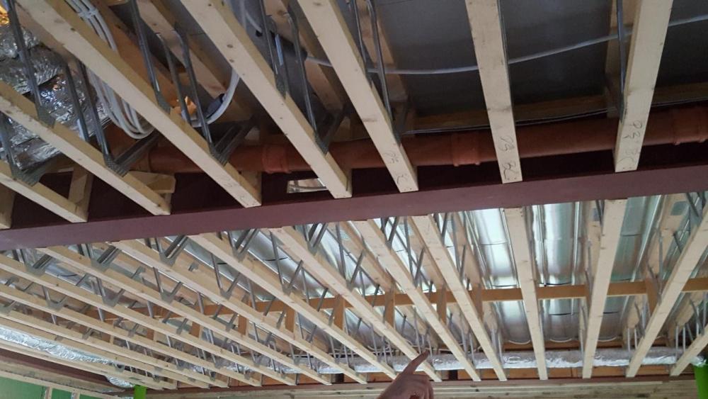379389214_Soilpipesinwebjoists.thumb.jpg.d3cac4faa666b815aad0f57ff5e0dbdb.jpg