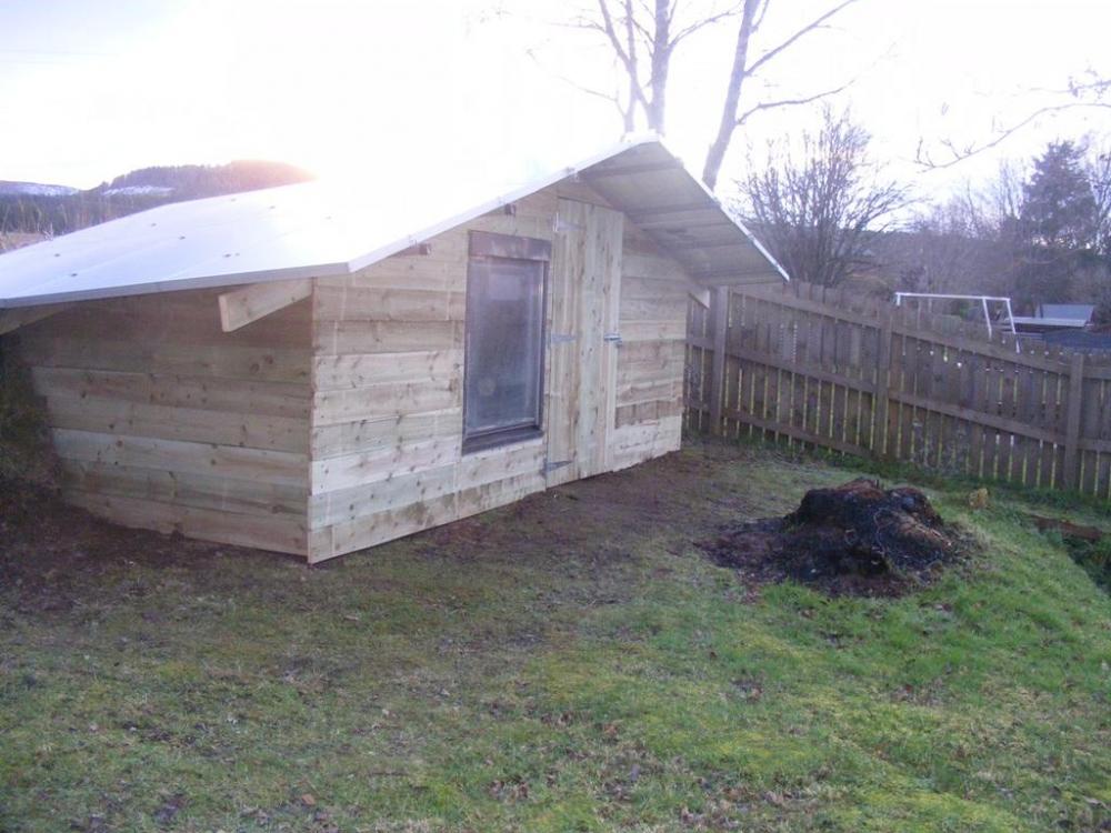 solarshed_2.thumb.jpg.7a6d5a41eaa3b70bbe0fa4144522100a.jpg