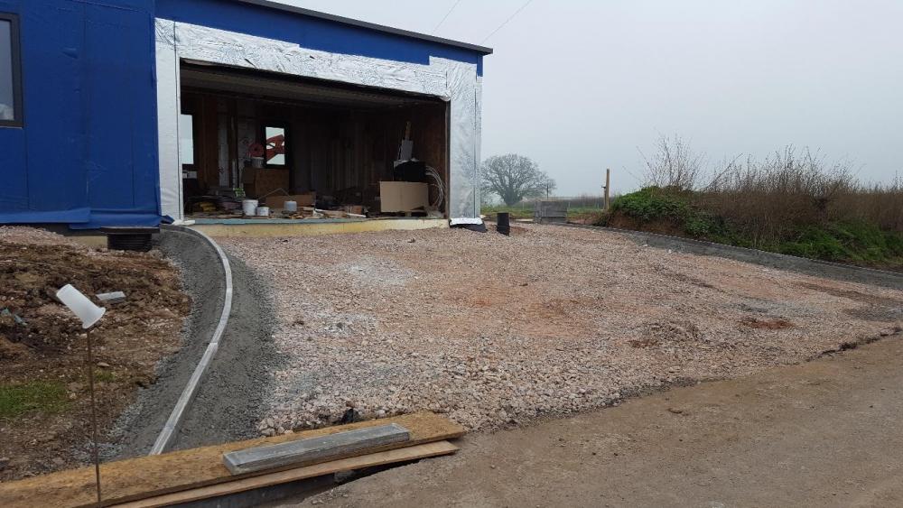 Driveway kerb concrete.jpg