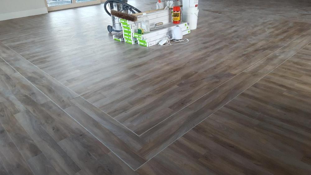 911546803_loungefloordetail.thumb.jpg.df123c0cab83c1bc5c3ccd6293f76cb1.jpg