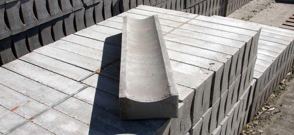 08-07-Concrete-Kerbs.jpg.6d7b288ce8d8ab827bfff5f327d5cf34.jpg