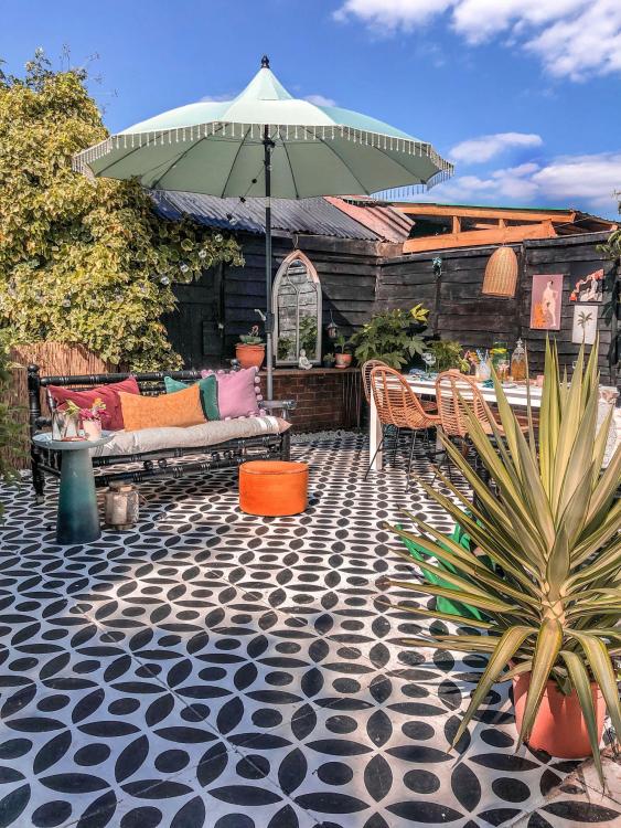 20190718-hayley-stuart-stencilled-patio-2.thumb.jpg.9ad3e2e8f908fc8885ac7401f9bad4eb.jpg