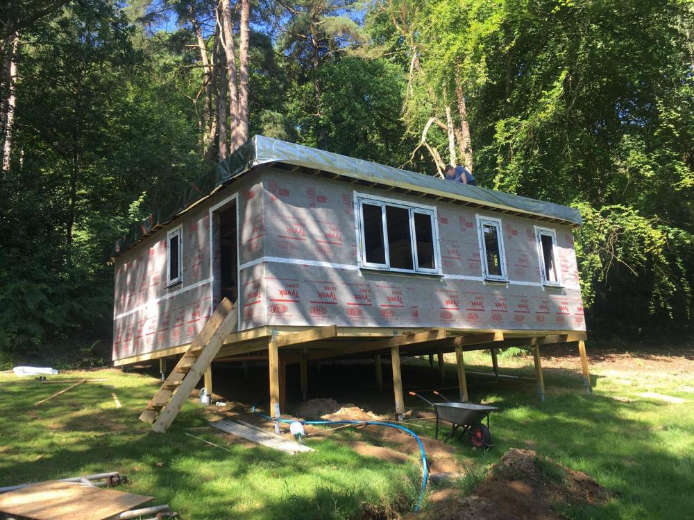outbuilding.thumb.jpg.1f80d3b62bbf56117d76eff0612904e0.jpg