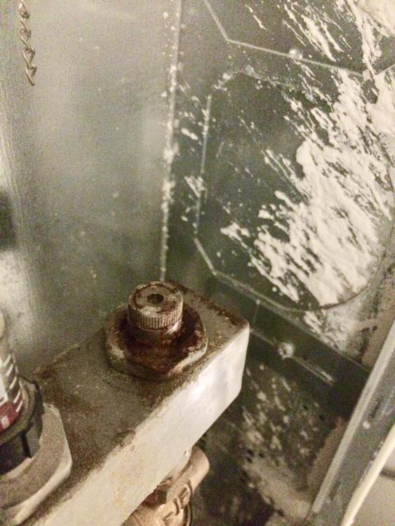 bleed valve maybe.jpg