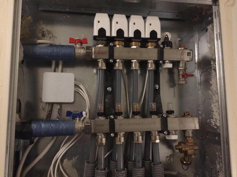 UFH manifold.jpg