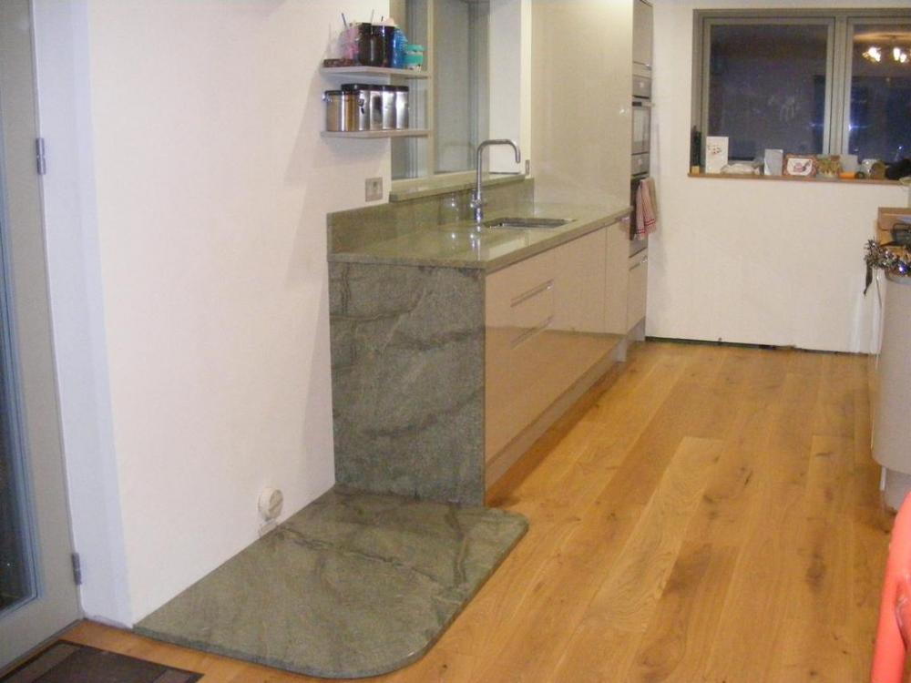 stone_worktop_3.thumb.jpg.5c796eb69d2e8beb2673ab60b51938c5.jpg