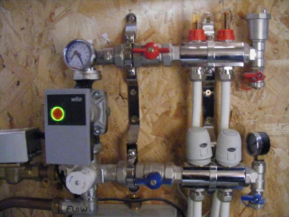 US_Manifold.thumb.jpg.2340e4a42a64bd05cbfece95ec9022a1.jpg