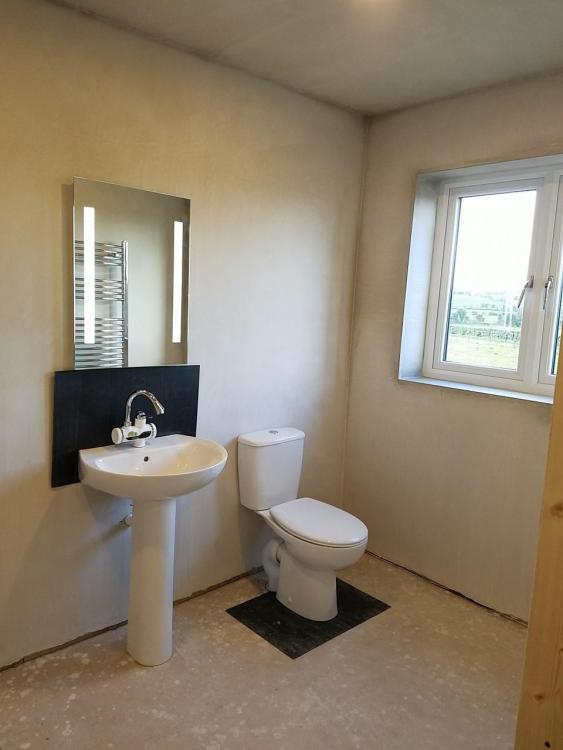 ensuite.thumb.jpg.93d884f0758dd5968ca395368ec718ba.jpg