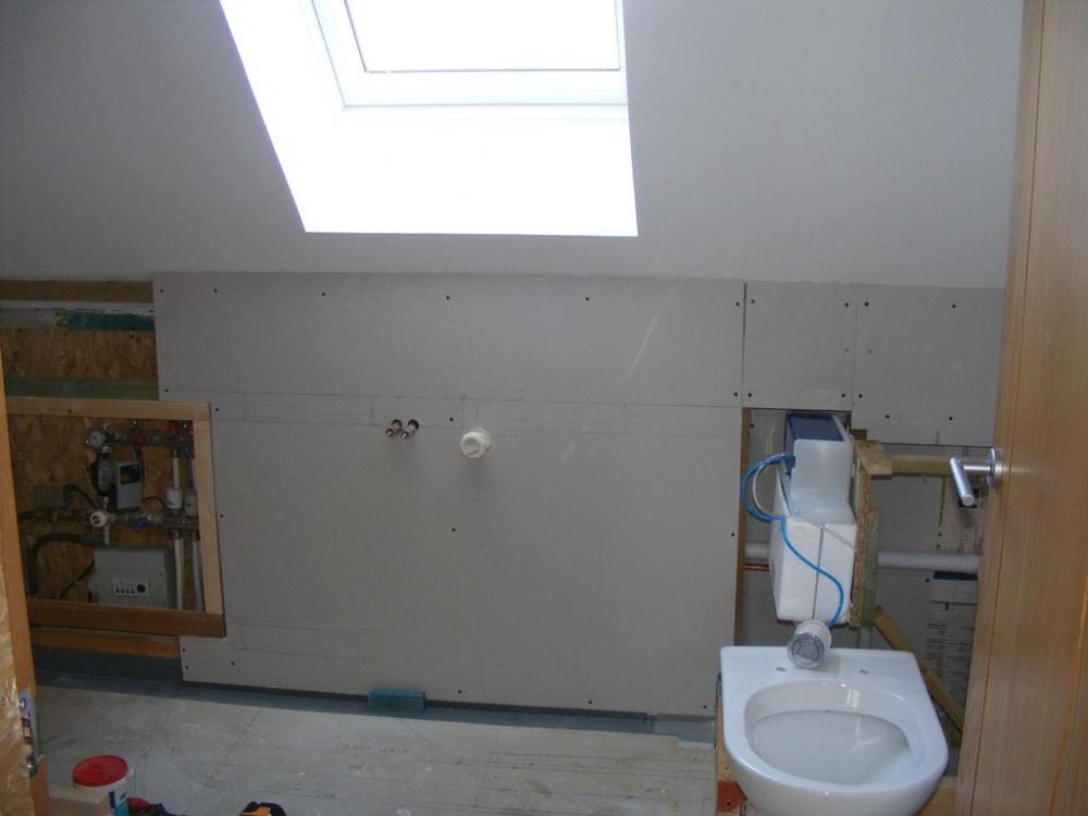 bare_wall.thumb.jpg.a21358aac5dfb3e87b9e2c02654cc96e.jpg