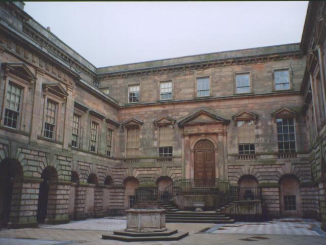 lyme-park-courtyard.jpg.0840dcf97522f405111e79806c198cb9.jpg