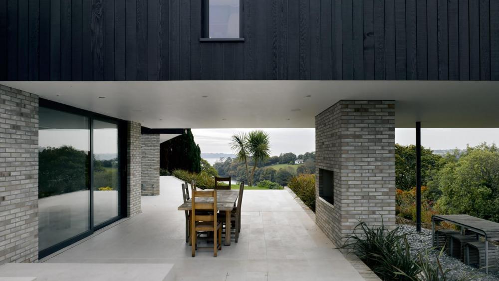 Contemporary_Architecture-One-off-Houses-OwersHouse-04-jpa__ScaleWidthWzIyMDBd.jpg