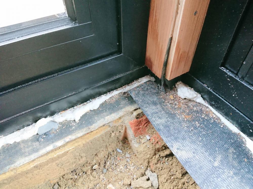 814500615_Windowstillleaking.thumb.jpg.dc7882f02d338cfb110b3ee7aef1bb01.jpg