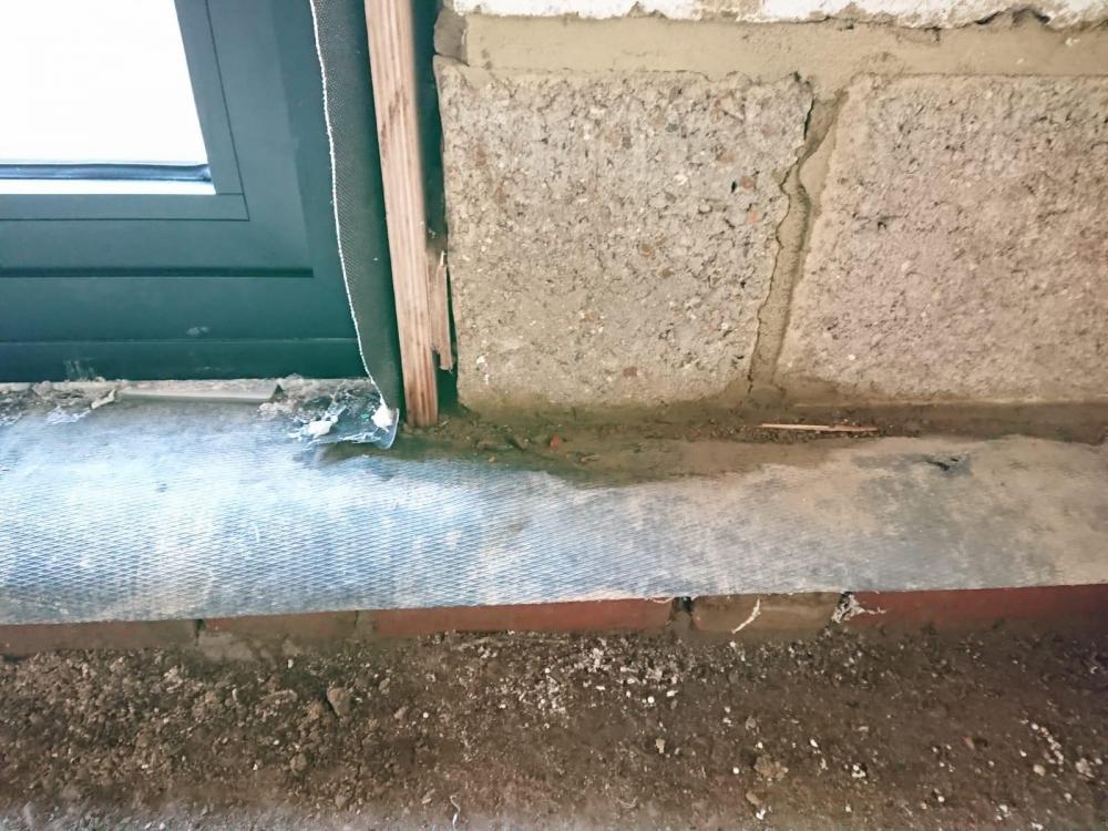 Window gaps.jpg