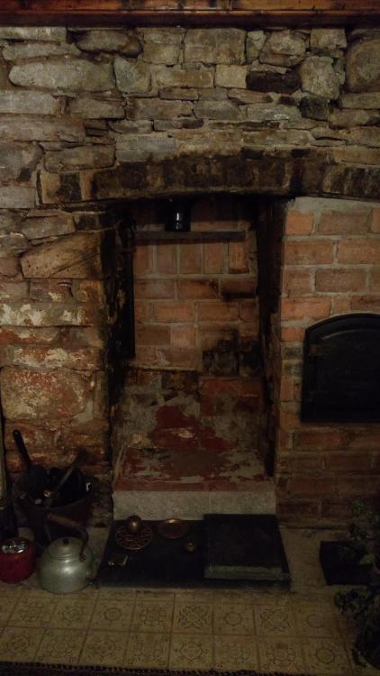 1537956335_01Fireplace.thumb.jpg.c729f9d7b805bf576858c0725afb7609.jpg