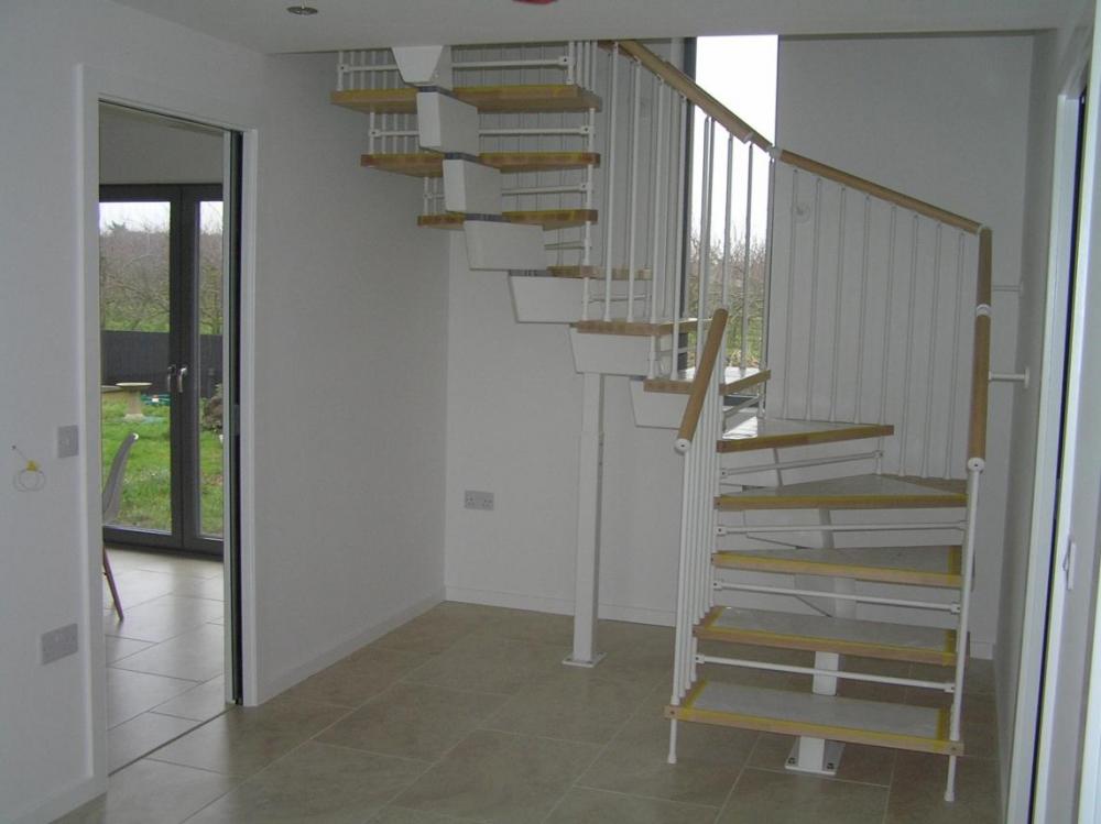 1745709557_SmallStairs.thumb.jpg.4f63513c11297e7f34ea7e7087e9972d.jpg