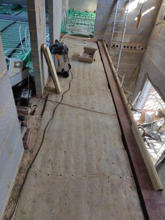 Screed_Landing_1.thumb.jpg.eccc2a79a34442a1d8099e5c3cea48ed.jpg