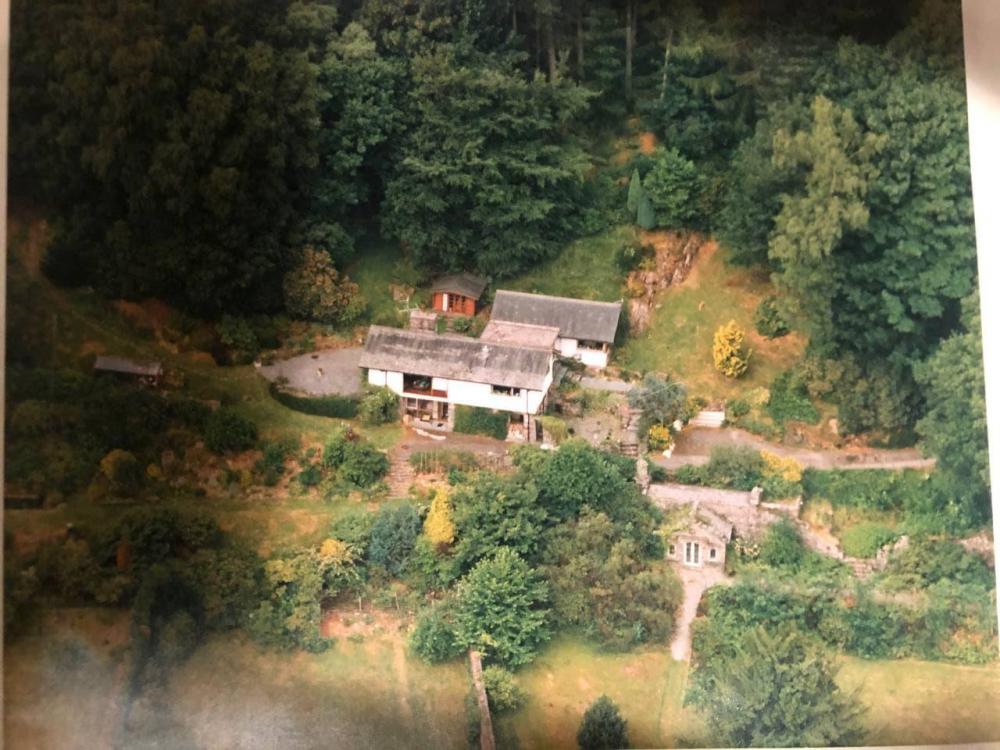 House.thumb.jpg.5228241fcccfbc0721d3478de789dba3.jpg