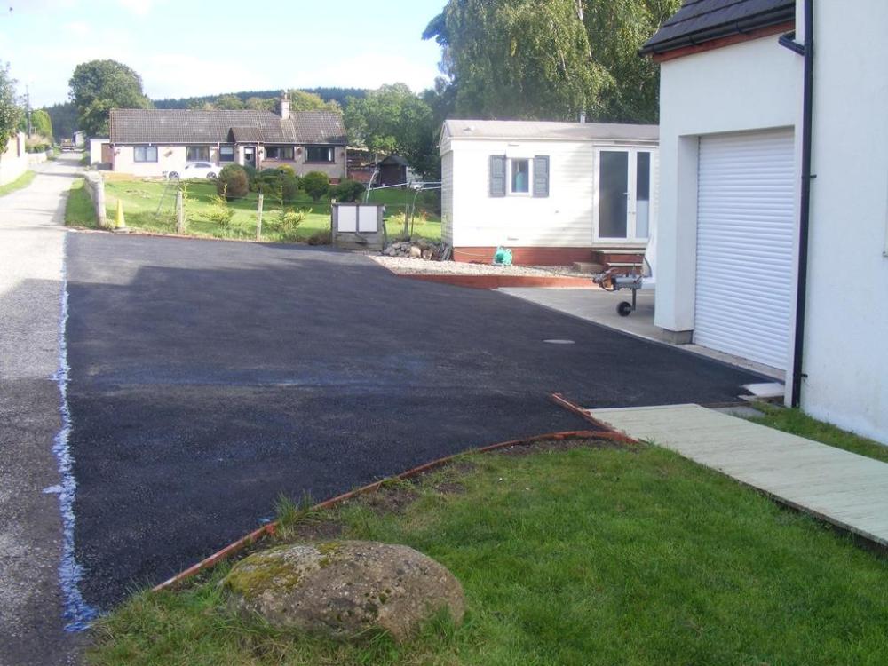 Tarmac_2.thumb.jpg.4f53827a370df846df252e1b7ba93dc4.jpg