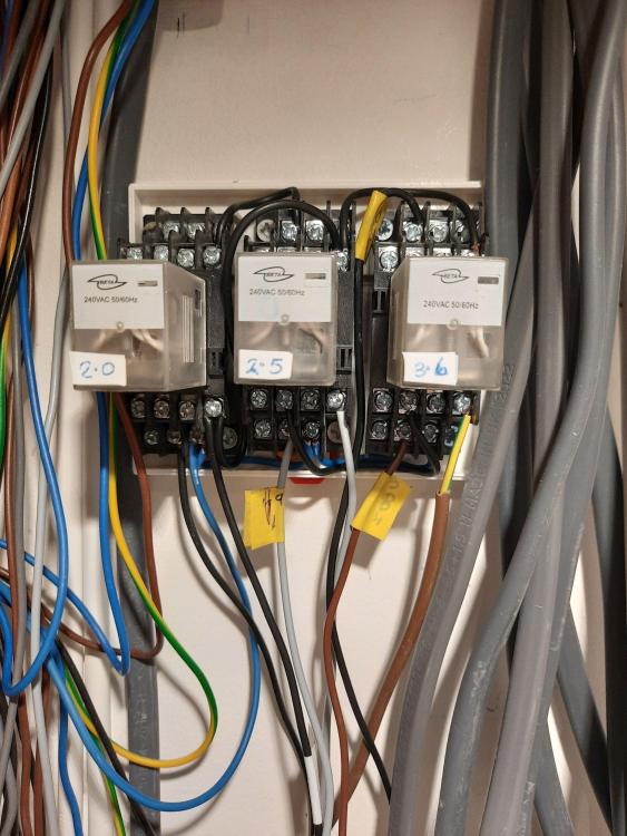 830471365_EVcharging3CTclamprelays.thumb.jpg.8aa04f8a0018253bf9a0184081209a92.jpg
