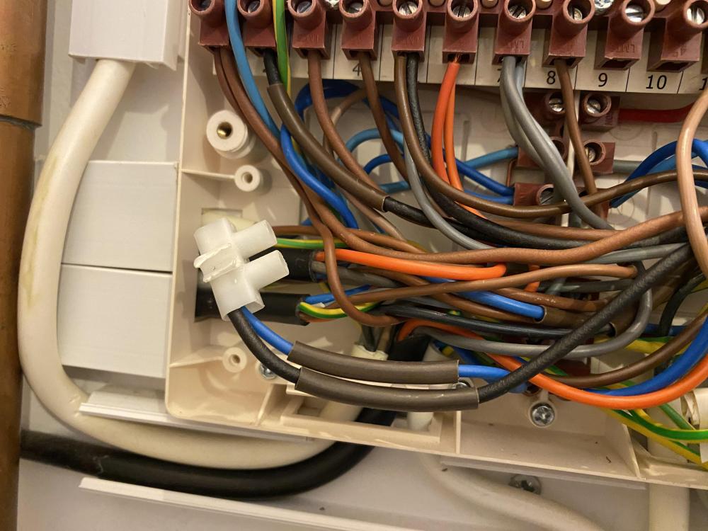 Wiring2Closeup.jpg