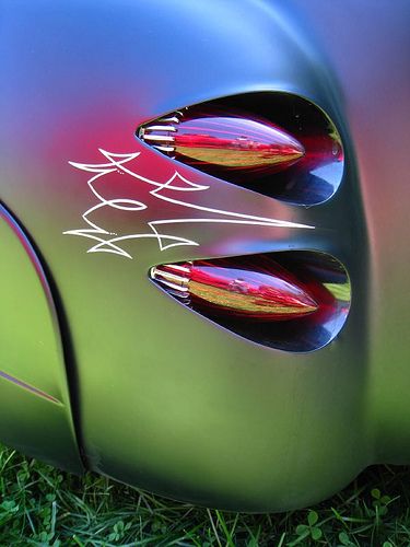 f7b967f672d1acdeafb1ae77210cb124--pinstripe-tail-light.jpg.cdf8102033562fe06ccd839a9e76a2d1.jpg