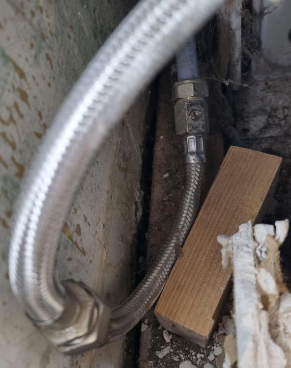 toilet plumbing.jpg