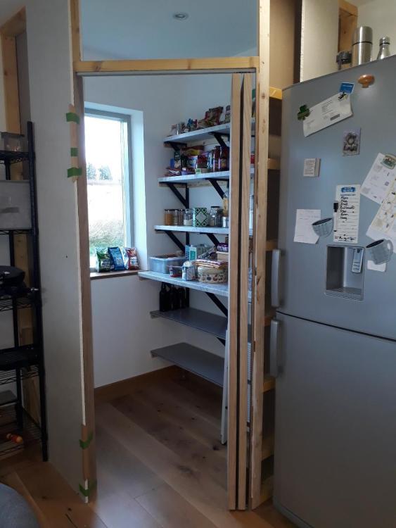 Pantry_shelves.thumb.jpg.a765901370cc9dd942de0db6daea2e27.jpg