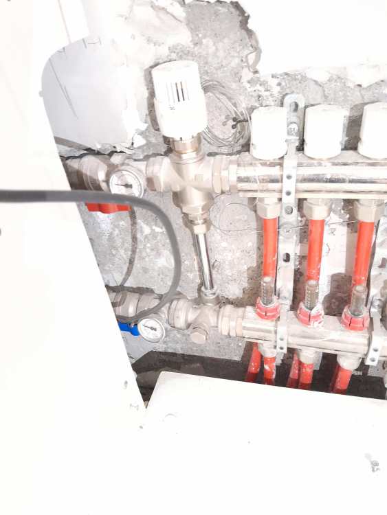 Ivar UFH Manifold 1.jpg